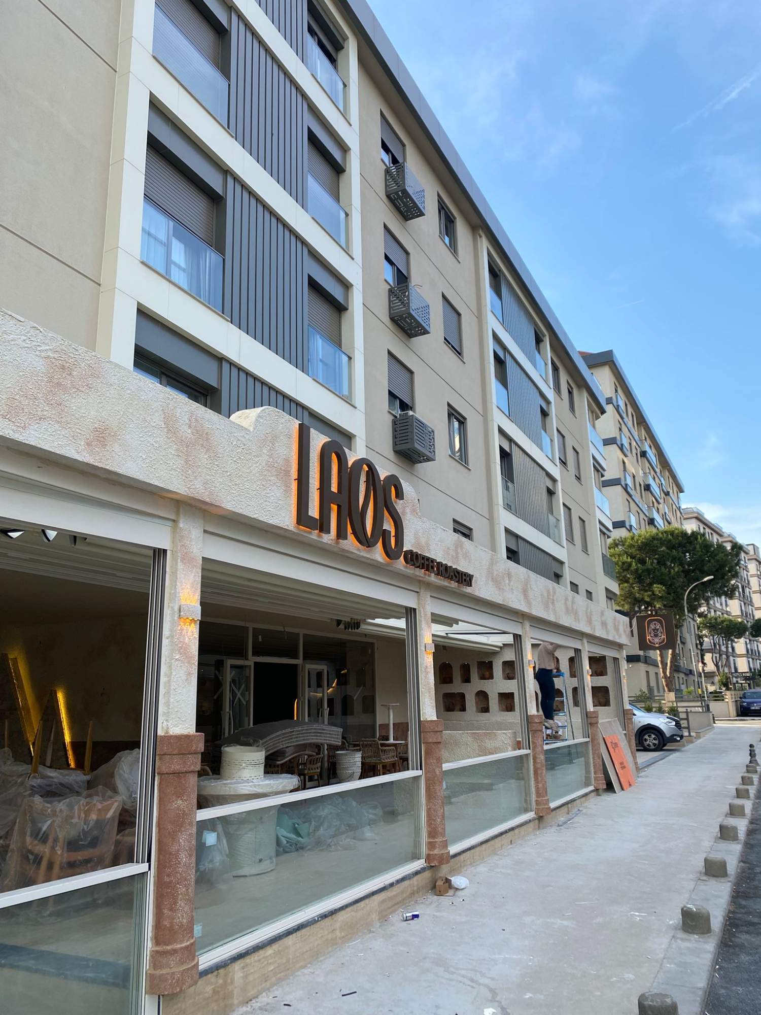 Laos Cafe Pendik Işıklı kutu harf tabela çalışmaları